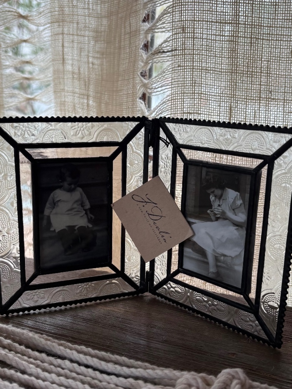 Double 2x3 vertical picture frame